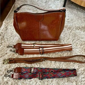 Brown purse — comes with 4 straps!